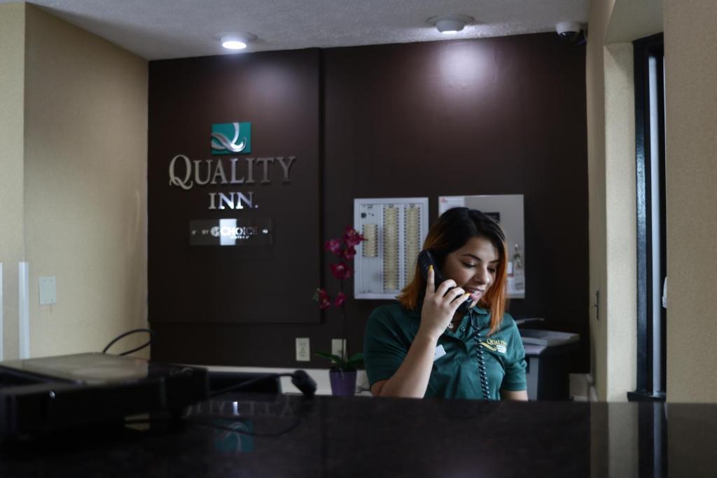 Quality Inn Columbus-East Exterior foto
