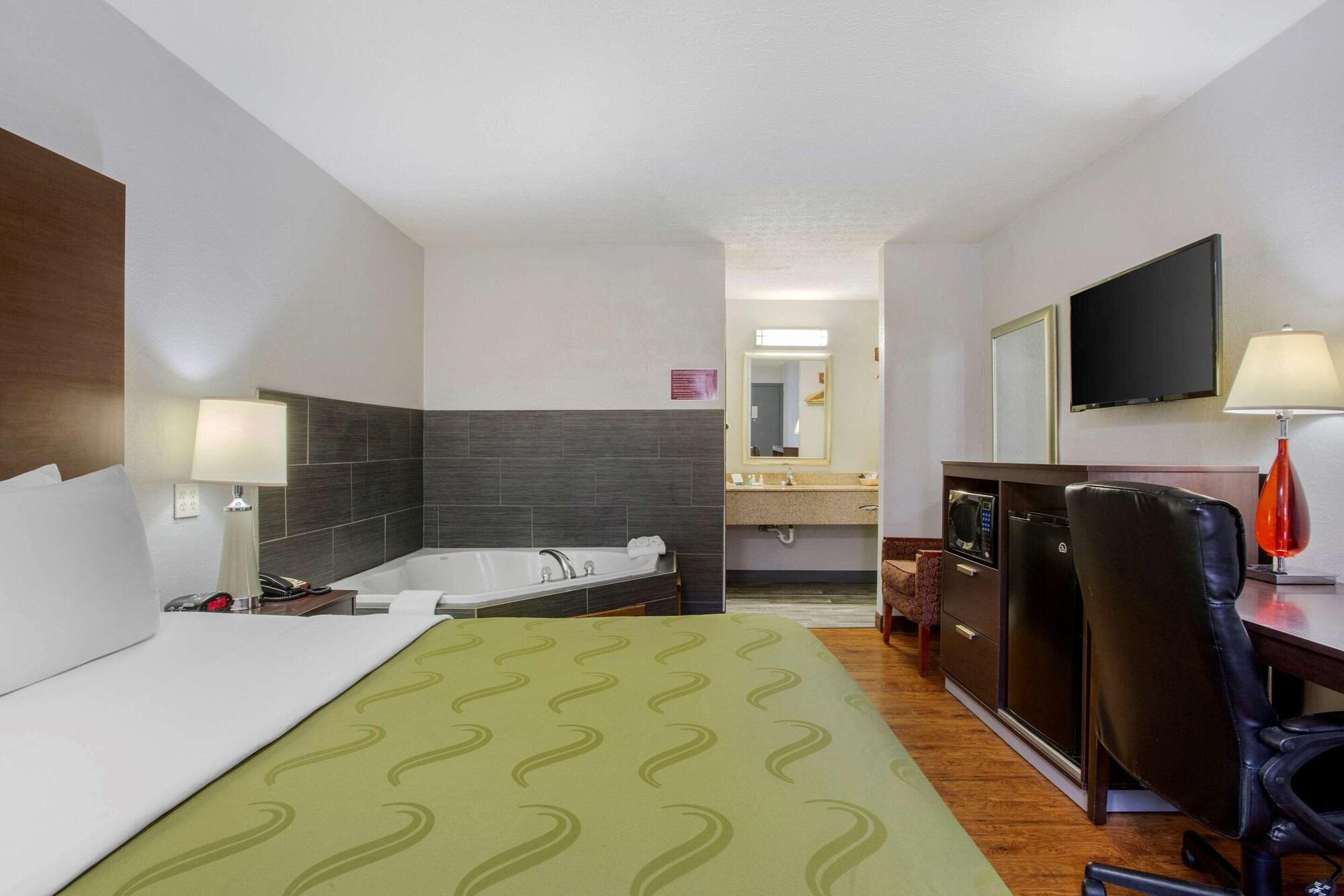 Quality Inn Columbus-East Exterior foto