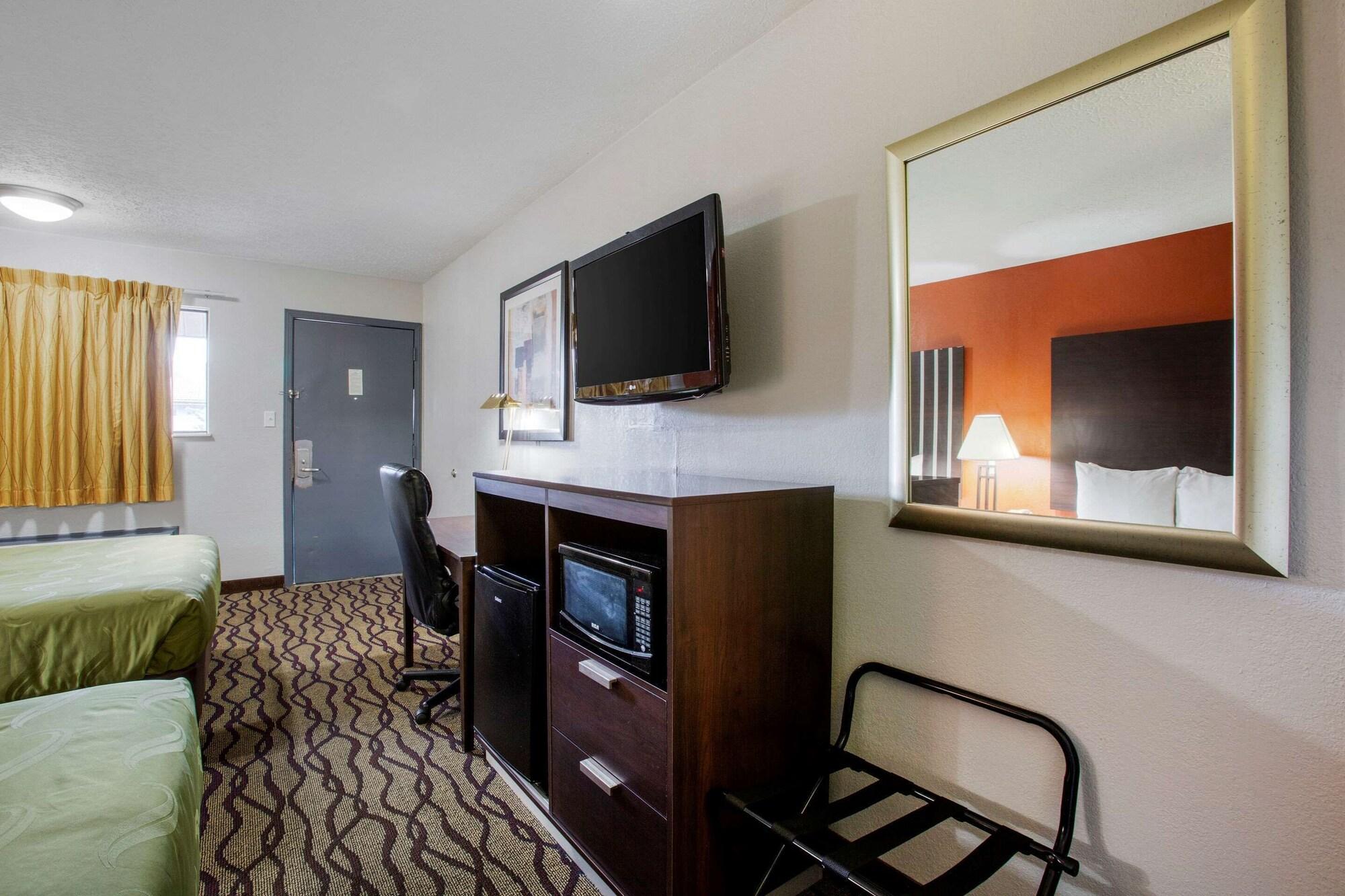 Quality Inn Columbus-East Exterior foto